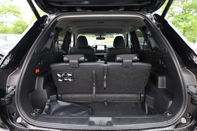 Nissan Rogue Plug-In Hybrid Vehicle Image 06