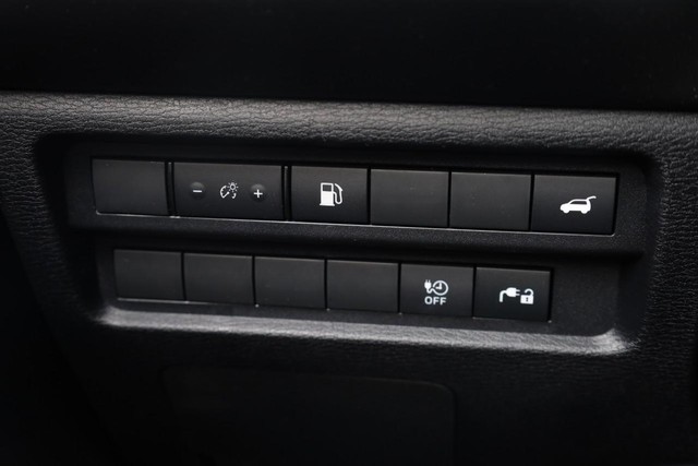 Nissan Rogue Plug-In Hybrid Vehicle Image 19