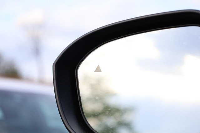Nissan Rogue Vehicle Image 22