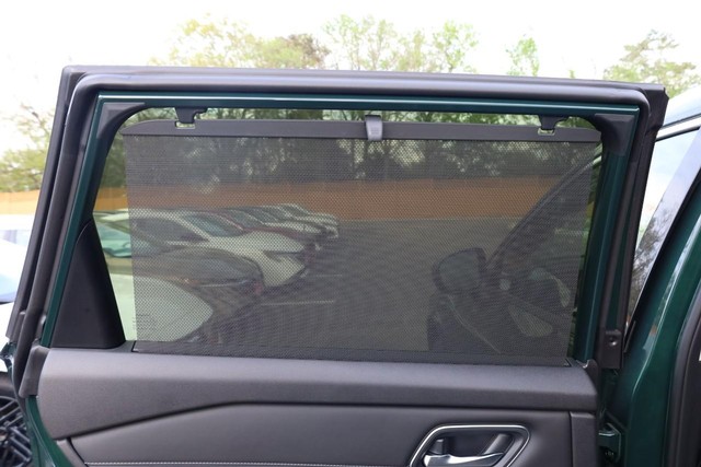 Nissan Rogue Vehicle Image 24