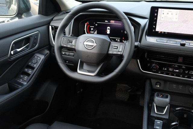 Nissan Rogue Vehicle Image 27