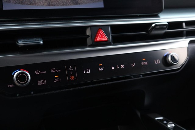 Kia Sorento Vehicle Image 18