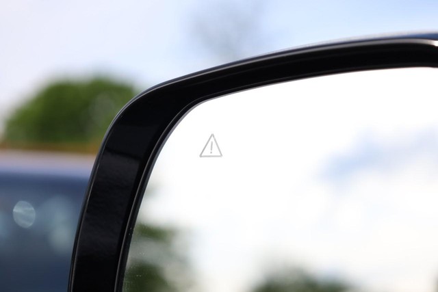 Kia Sorento Vehicle Image 24