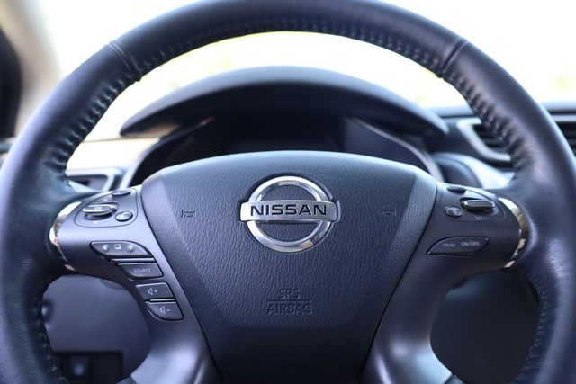 Nissan Murano Vehicle Image 10