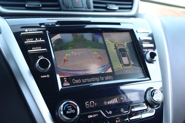 Nissan Murano Vehicle Image 14
