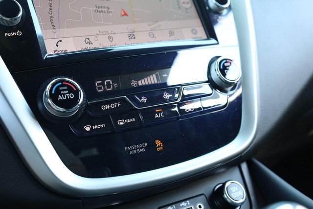 Nissan Murano Vehicle Image 15