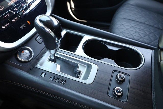 Nissan Murano Vehicle Image 17
