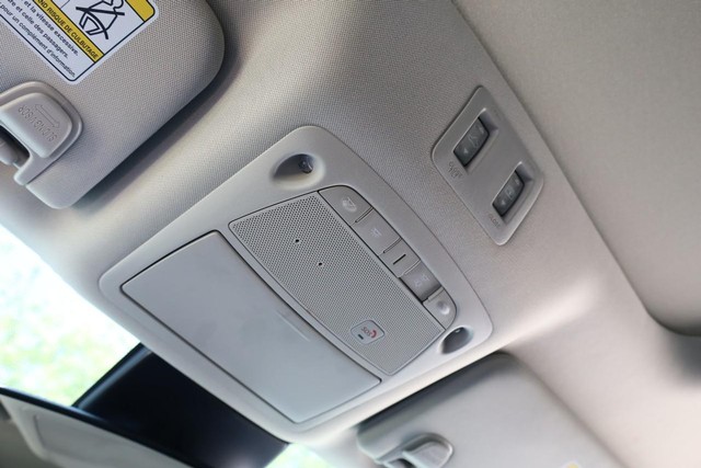 Nissan Murano Vehicle Image 18