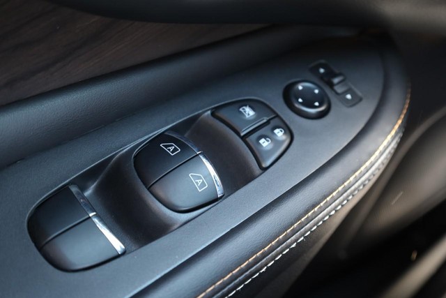 Nissan Murano Vehicle Image 19