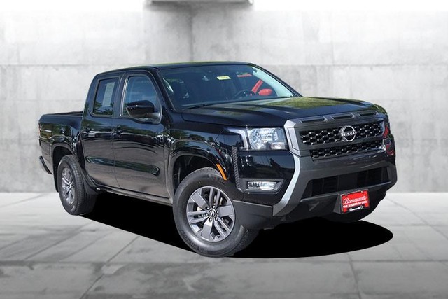 Nissan Frontier Vehicle Full-screen Gallery Image 2