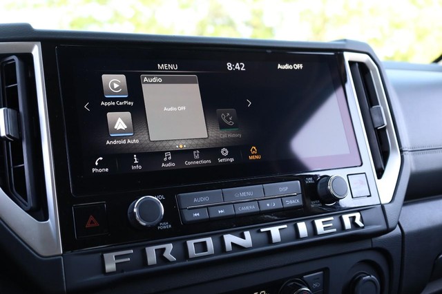 Nissan Frontier Vehicle Full-screen Gallery Image 11