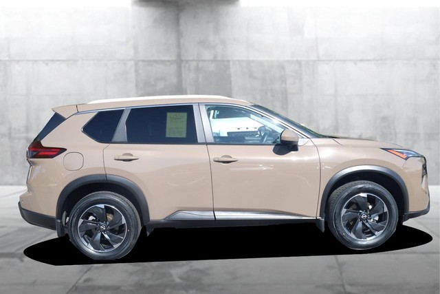 Nissan Rogue Vehicle Image 05