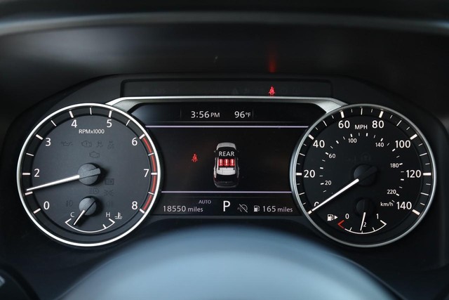 Nissan Rogue Vehicle Image 12