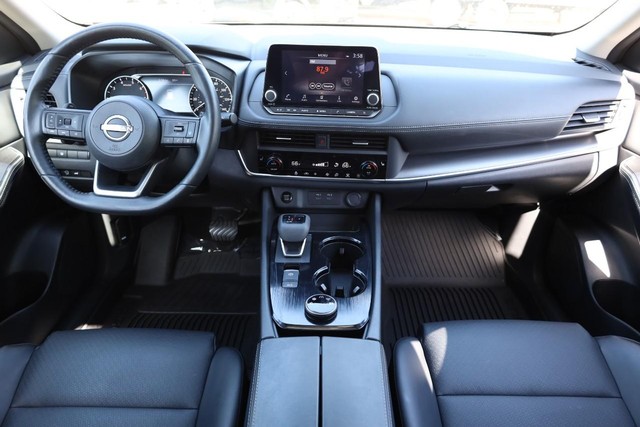 Nissan Rogue Vehicle Image 25