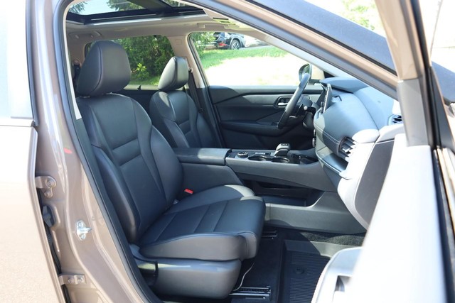 Nissan Rogue Vehicle Image 27