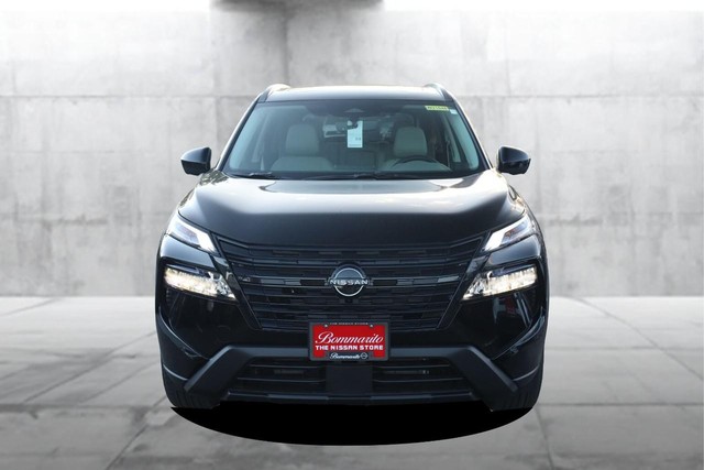 Nissan Rogue Vehicle Image 04