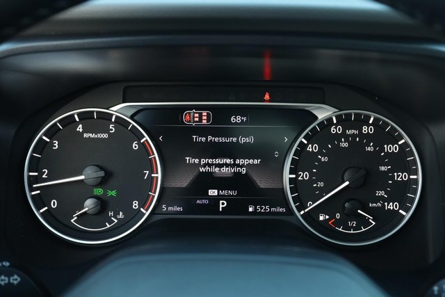 Nissan Rogue Vehicle Image 12