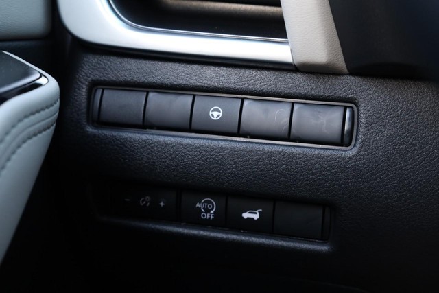 Nissan Rogue Vehicle Image 20