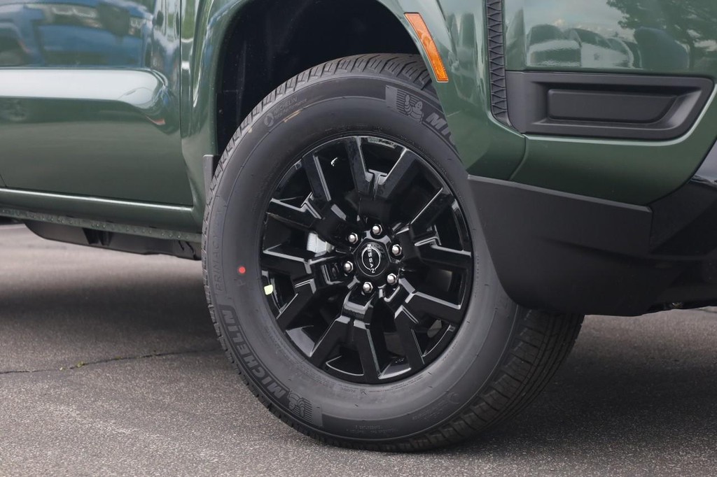 Nissan Frontier Vehicle Image 03