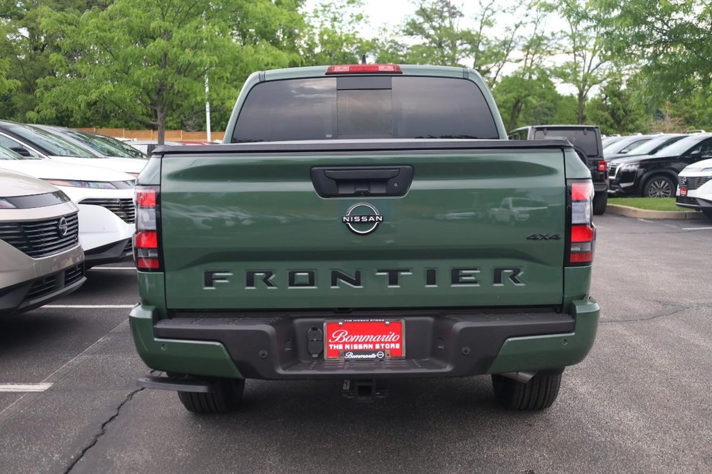Nissan Frontier Vehicle Image 06