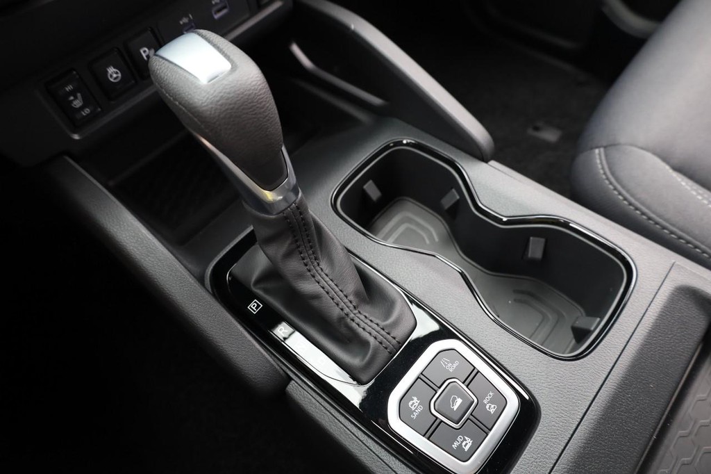 Nissan Frontier Vehicle Image 17