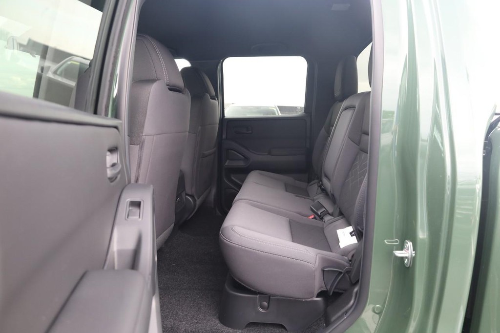 Nissan Frontier Vehicle Image 22