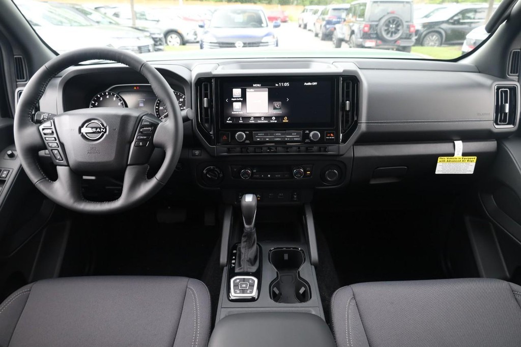 Nissan Frontier Vehicle Image 24