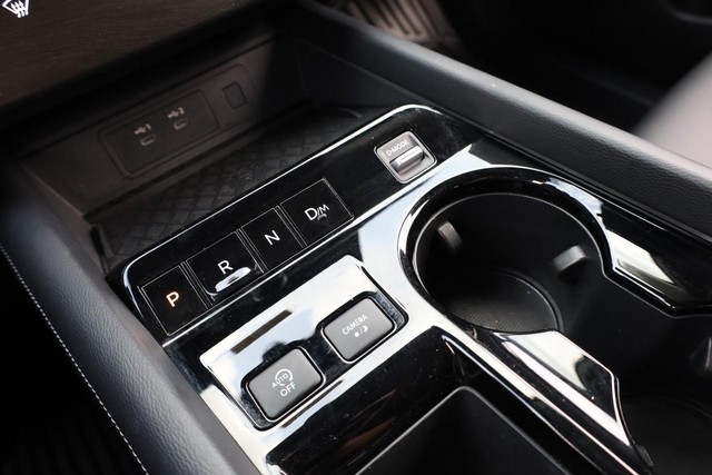 Nissan Murano Vehicle Image 16
