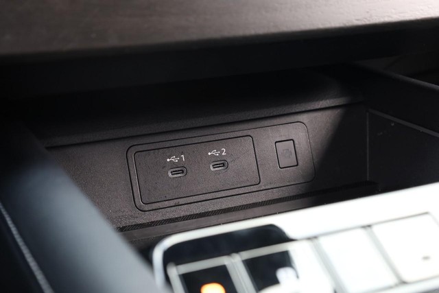 Nissan Murano Vehicle Image 17