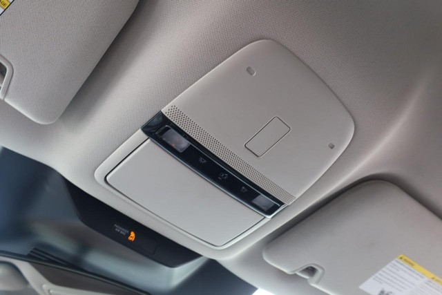 Nissan Murano Vehicle Image 23