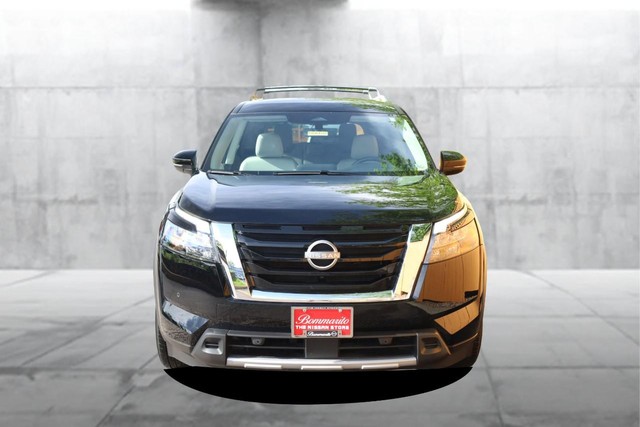 Nissan Pathfinder Vehicle Image 04