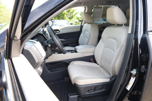 Nissan Pathfinder Vehicle Image 10