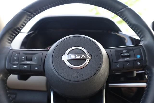 Nissan Pathfinder Vehicle Image 11
