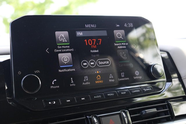 Nissan Pathfinder Vehicle Image 13