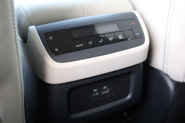Nissan Pathfinder Vehicle Image 24