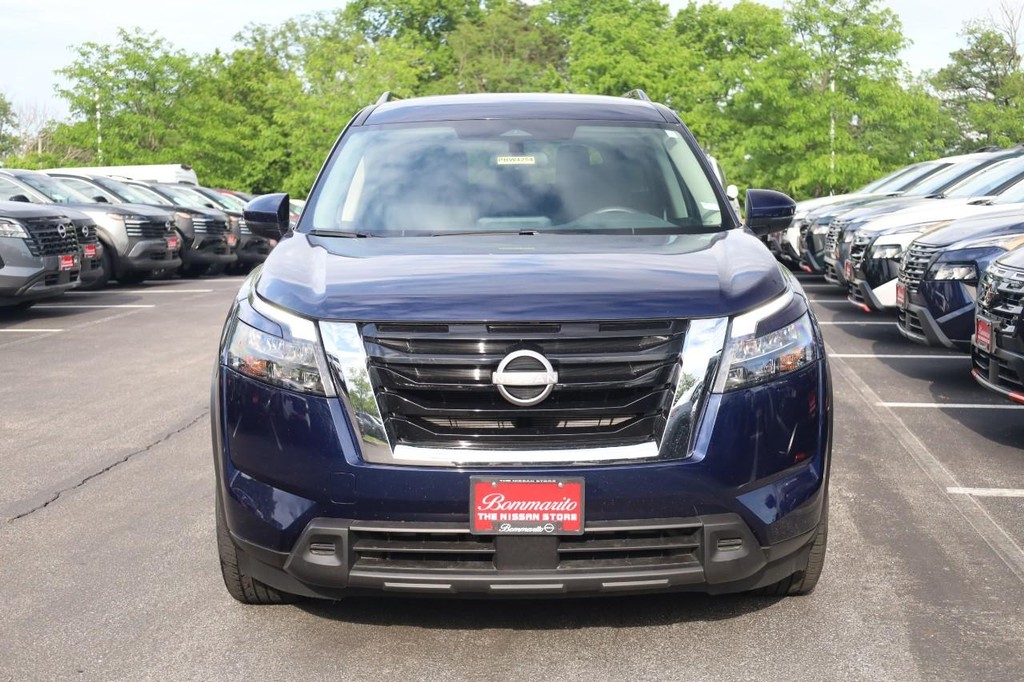 Nissan Pathfinder Vehicle Image 04