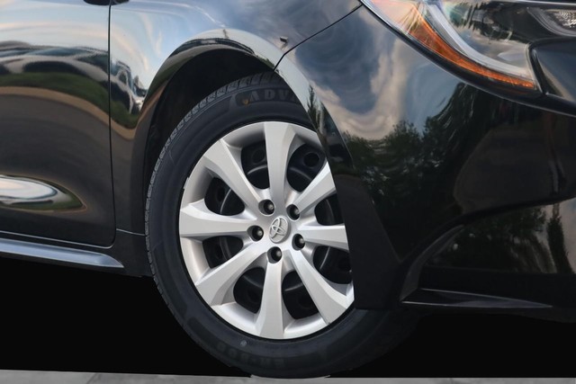 Toyota Corolla Vehicle Image 03
