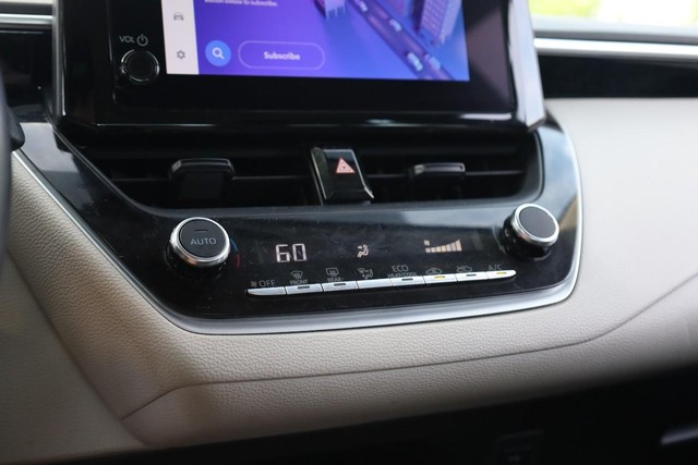 Toyota Corolla Vehicle Image 13