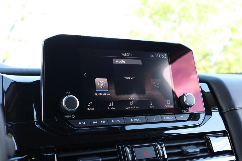 Nissan Pathfinder Vehicle Image 13