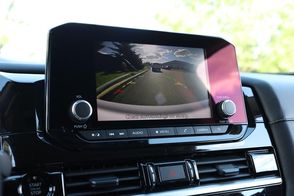 Nissan Pathfinder Vehicle Image 14