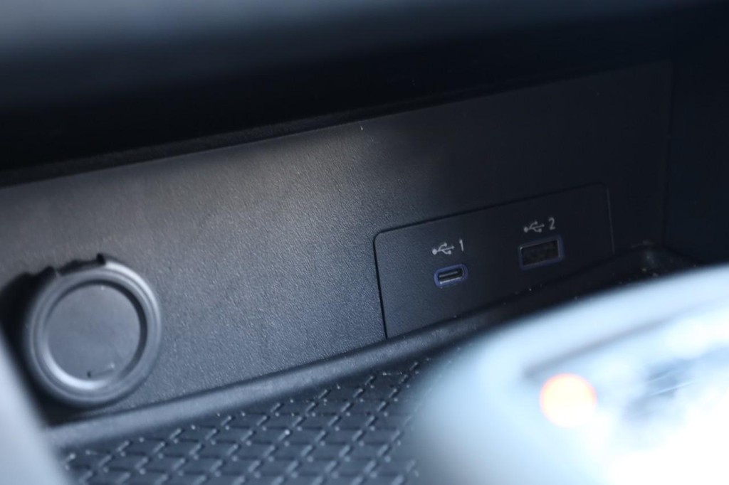 Nissan Pathfinder Vehicle Image 16