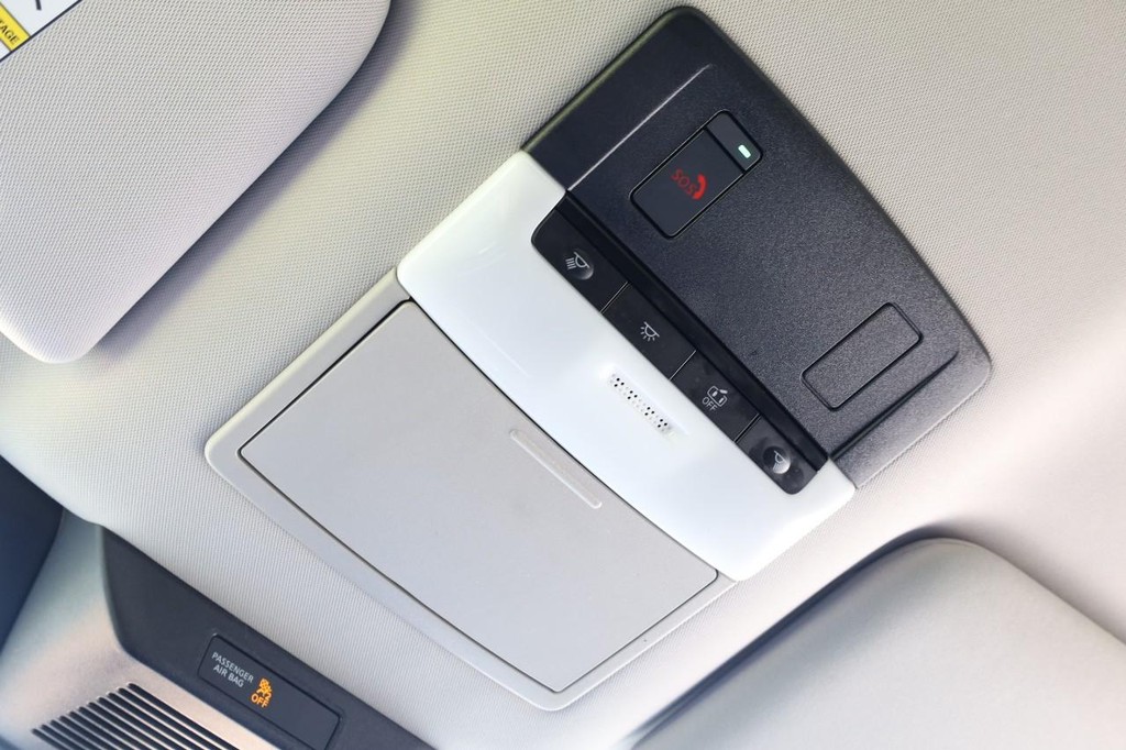 Nissan Pathfinder Vehicle Image 18