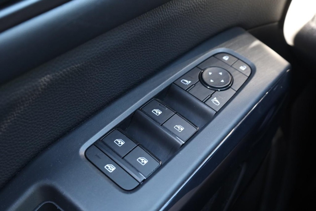 Nissan Pathfinder Vehicle Image 19