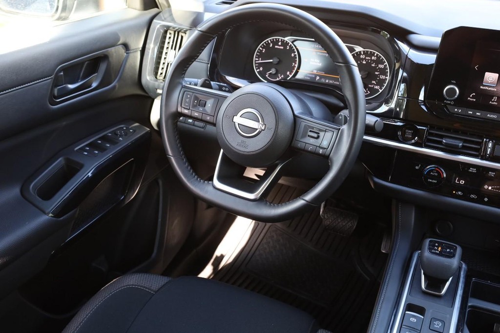 Nissan Pathfinder Vehicle Image 25