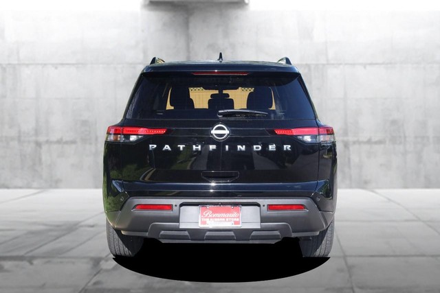 Nissan Pathfinder Vehicle Image 06