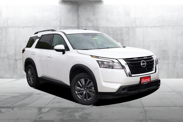 Nissan Pathfinder Vehicle Image 02