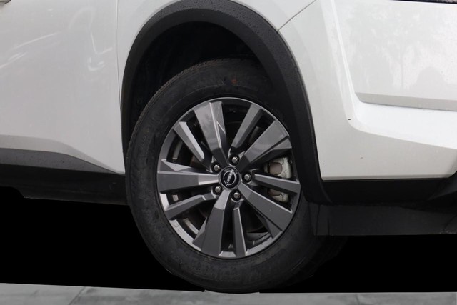 Nissan Pathfinder Vehicle Image 03