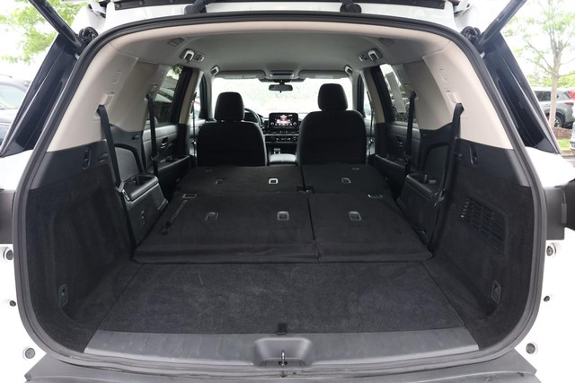 Nissan Pathfinder Vehicle Image 09