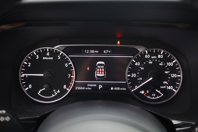 Nissan Pathfinder Vehicle Image 12