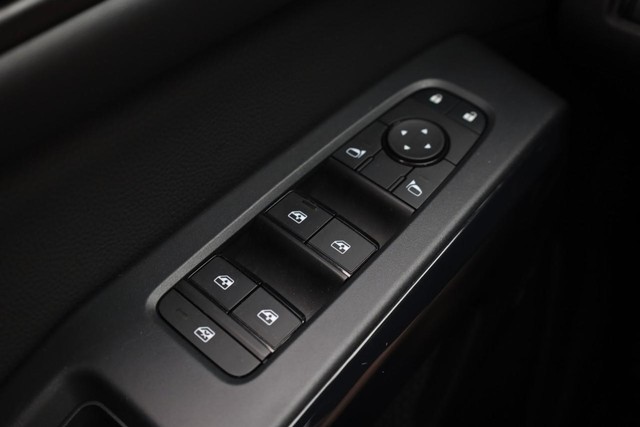 Nissan Pathfinder Vehicle Image 19